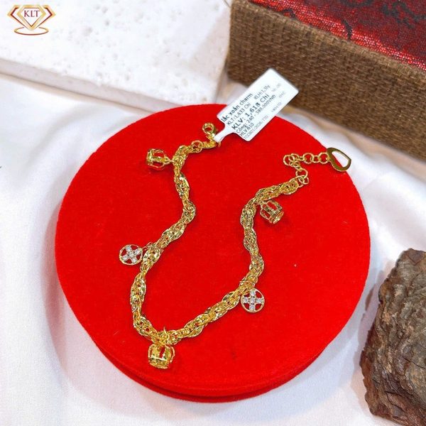 Lắc Xoắn Charm